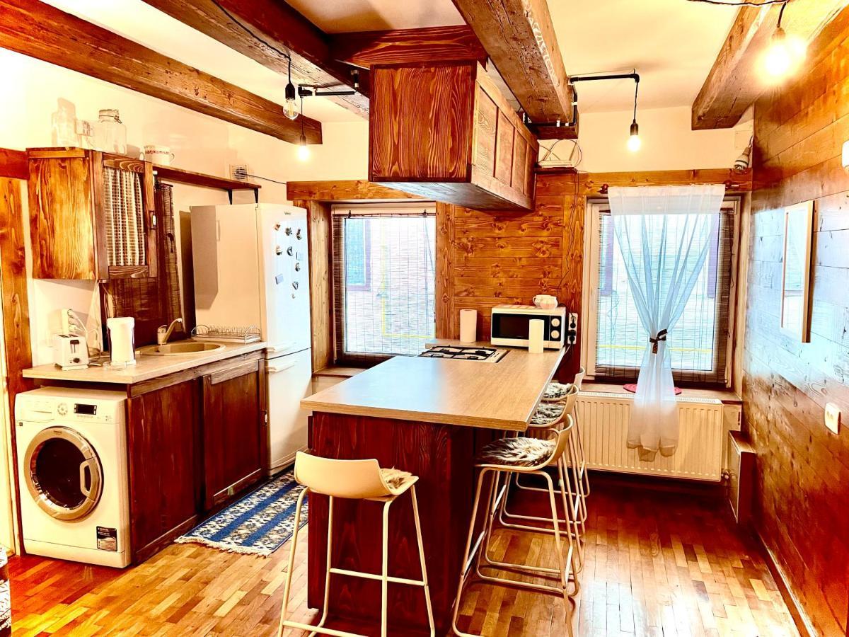 ブラショフApartament Rustic In Centrul Istoricアパートメント エクステリア 写真